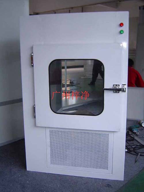 傳遞窗主要用于潔凈實(shí)驗(yàn)室潔凈區(qū)和潔凈區(qū)之間或潔凈區(qū)和非潔凈區(qū)之間的小件物品的傳遞。