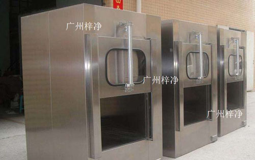 傳遞窗廣泛應(yīng)用于微細(xì)科技、生物實(shí)驗(yàn)室、制藥廠、醫(yī)院、食品加工業(yè)、LCD、電子廠等等一切需要空氣凈化的場(chǎng)所。