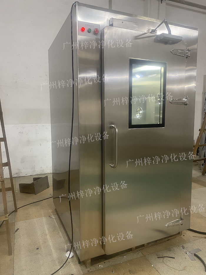 高端滿(mǎn)焊接風(fēng)淋室產(chǎn)品外觀圖