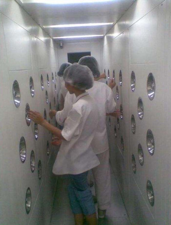 正確使用風(fēng)淋室不僅能夠有效保證潔凈室內(nèi)的環(huán)境潔凈度，還能延長(zhǎng)設(shè)備的使用壽命。