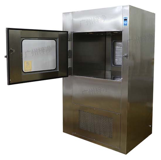 風淋傳遞窗在醫(yī)療器械行業(yè)，潔凈室的環(huán)境對于產(chǎn)品的質(zhì)量和安全性至關重要