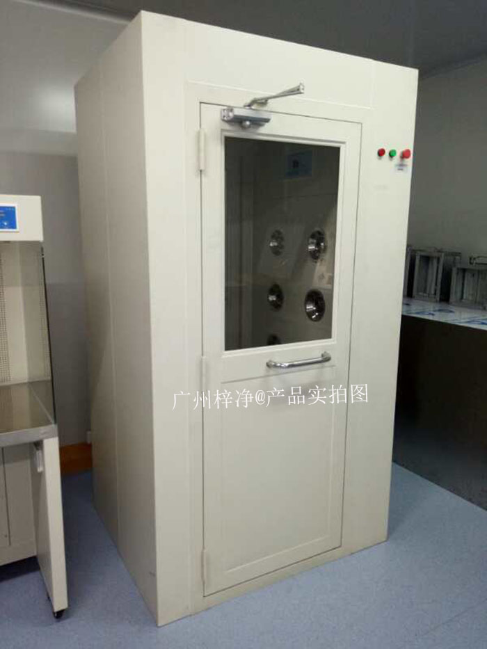 風(fēng)淋室運行過程中產(chǎn)生的噪音可能會對操作人員造成不適，影響工作效率。