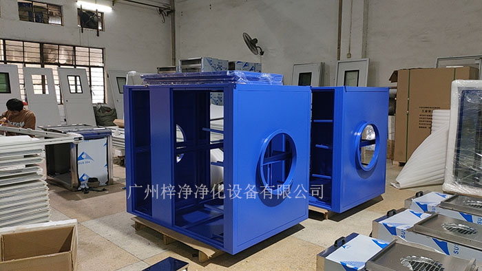 空氣過濾箱內部結構裝的初效空氣過濾器，高效空氣過濾器，風機。