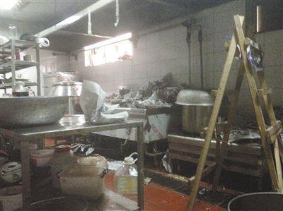 漢麗軒烤肉超市昌平店的后廚環(huán)境。
